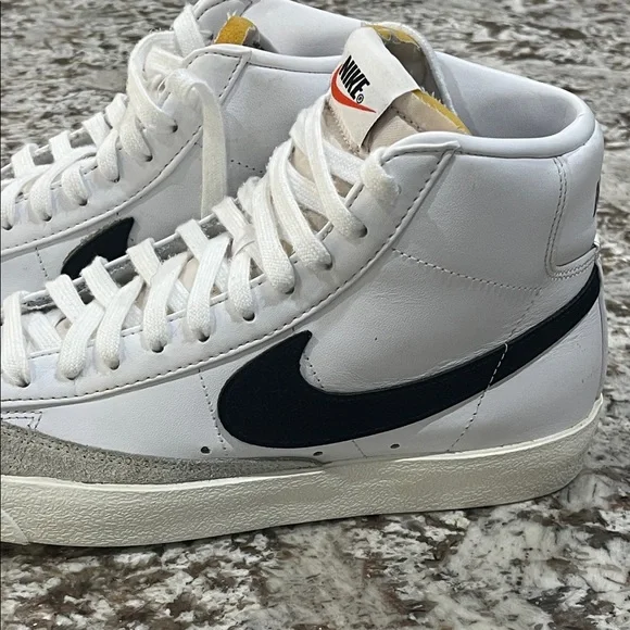 Nike Blazer ’77 High-Top Sneakers – Classic Retro Look - Picture 8 of 9